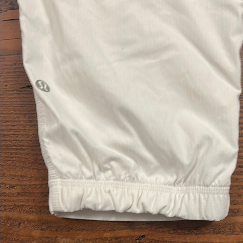 Lululemon joggers women’s  size 4 White joggers capris Sweatpants for Casual - Picture 3 of 12